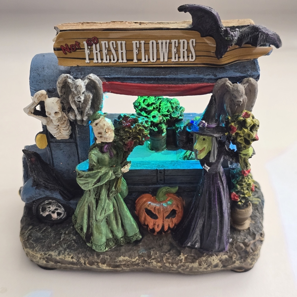 Lemax Spooky Town “Not So Fresh Flowers” Witch Flower Truck Halloween Decor